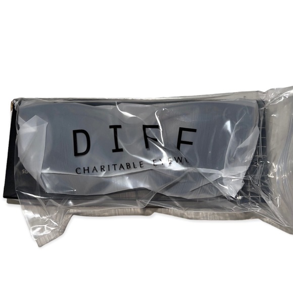 DIFF Hailey Sunglasses Tortoise Gold Frame Grey Lenses Oversized Square Sunnies - Picture 8 of 10